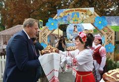 Шчыра запрашаем на дзятлаўскі падворак!